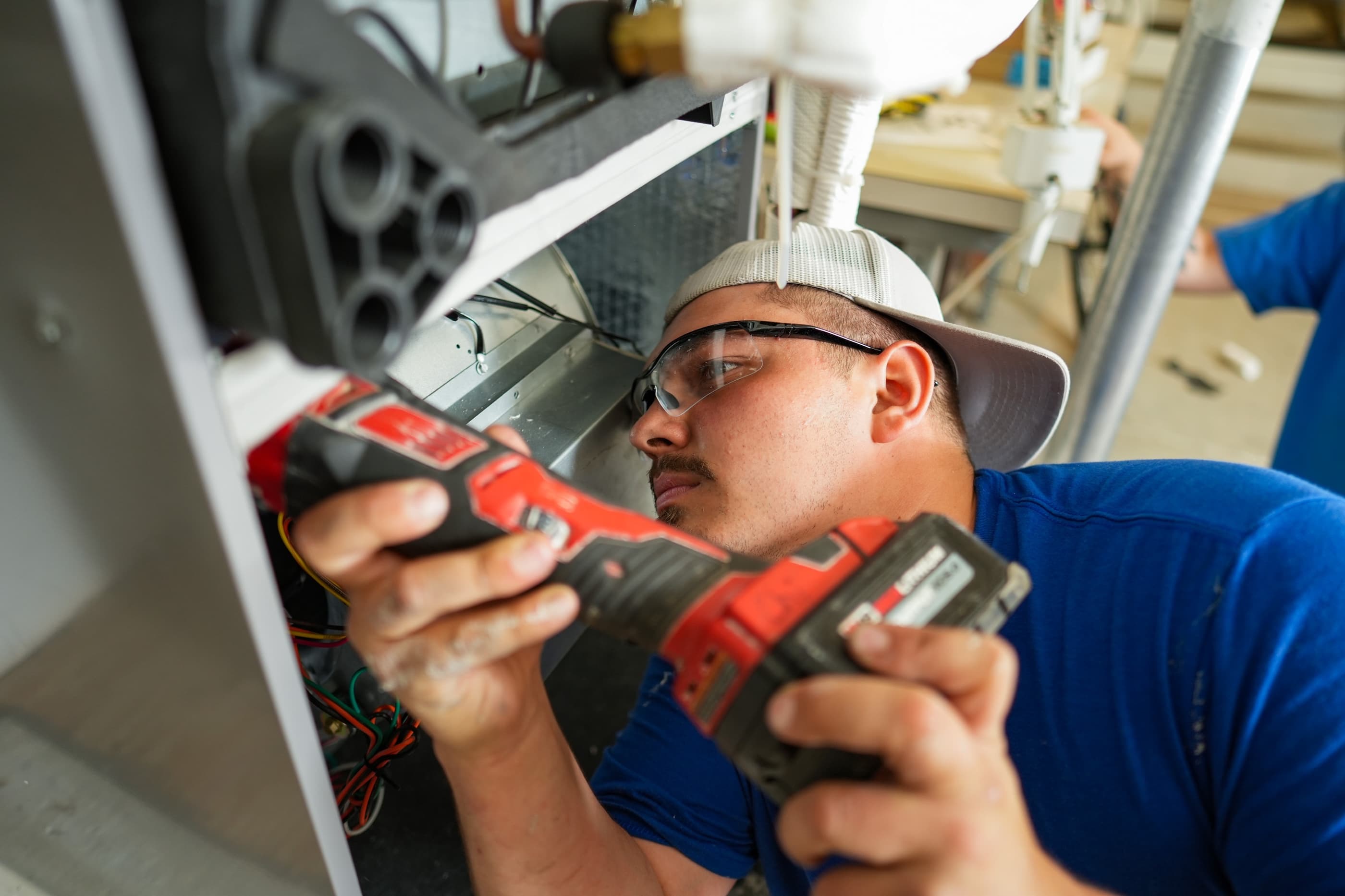 Contractor hub